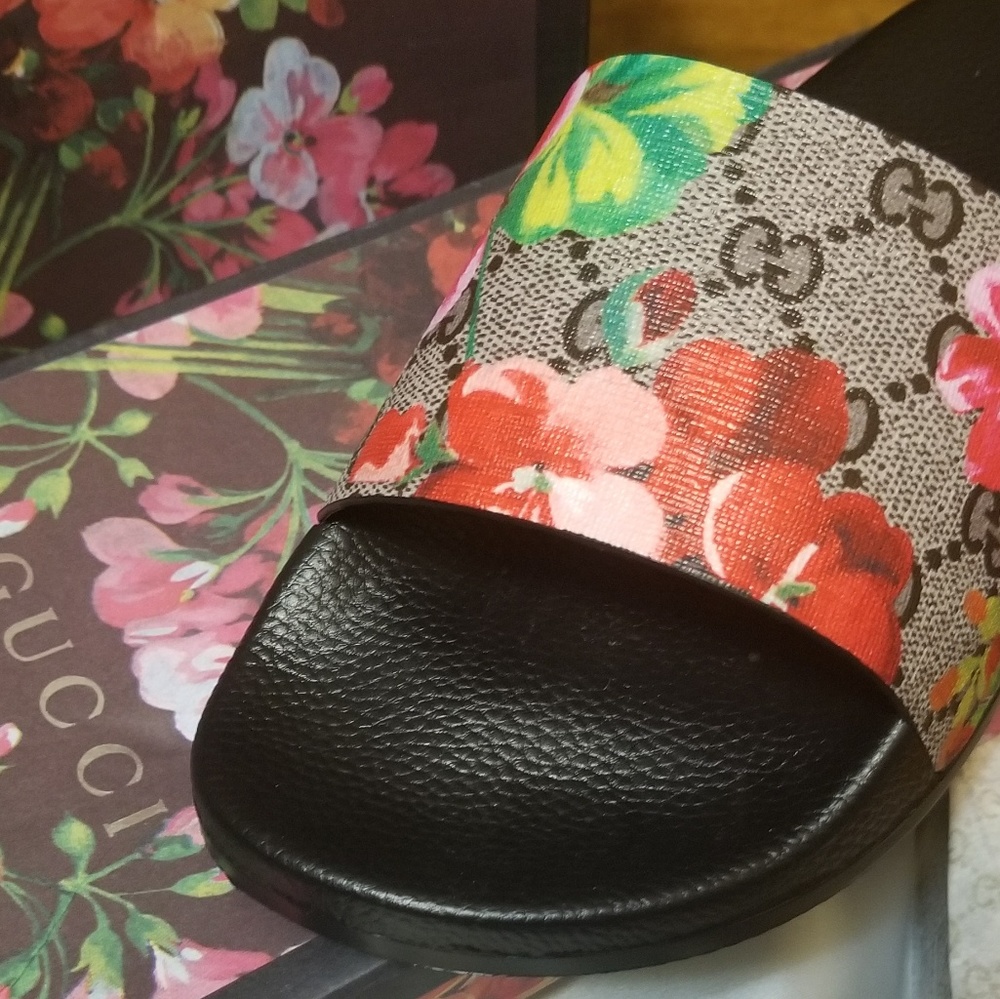 Gucci Bloom Slides